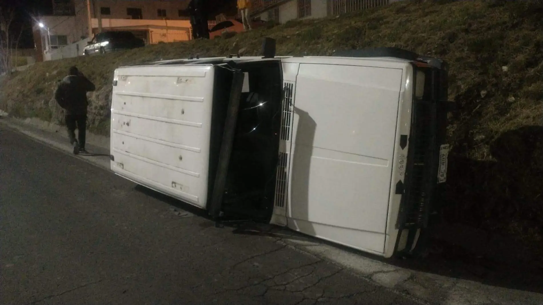 camioneta volcada